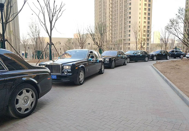 婚庆劳斯莱斯婚车队3